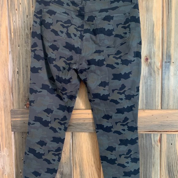 L'AGENCE HIGH RISE SKINNY CAMO JEANS WITH GOLD TRIM SIZE 31 - Picture 5 of 8